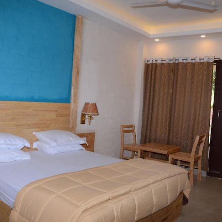 Coconhuts Beach Resort Lakshmanpur Exterior photo