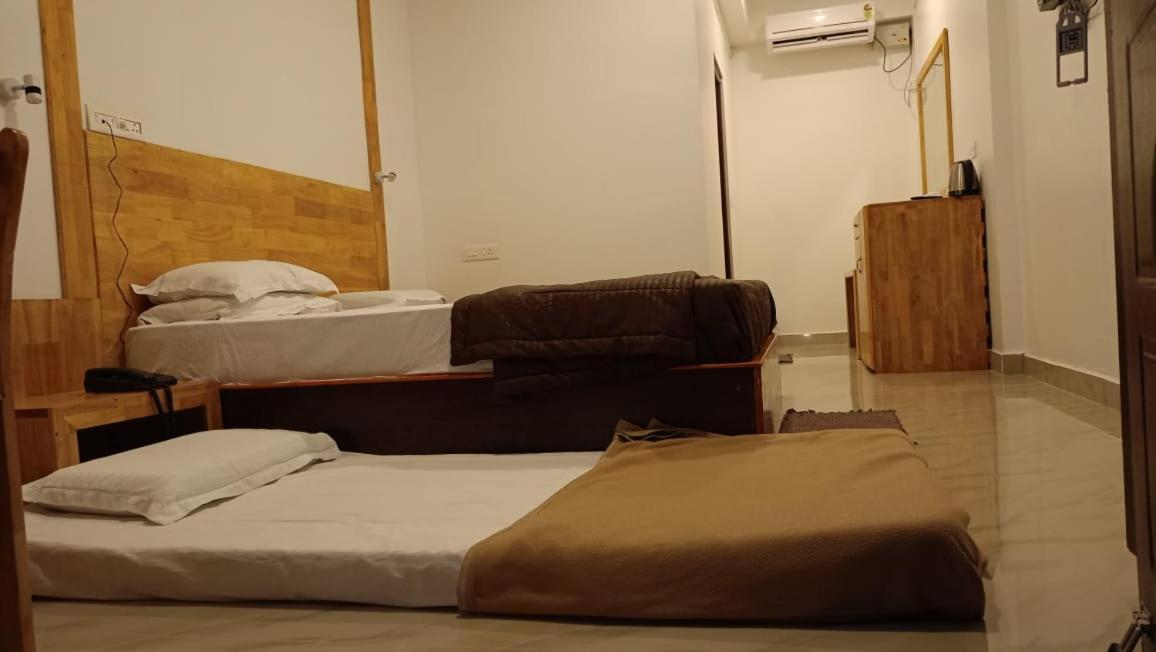 Coconhuts Beach Resort Lakshmanpur Exterior photo