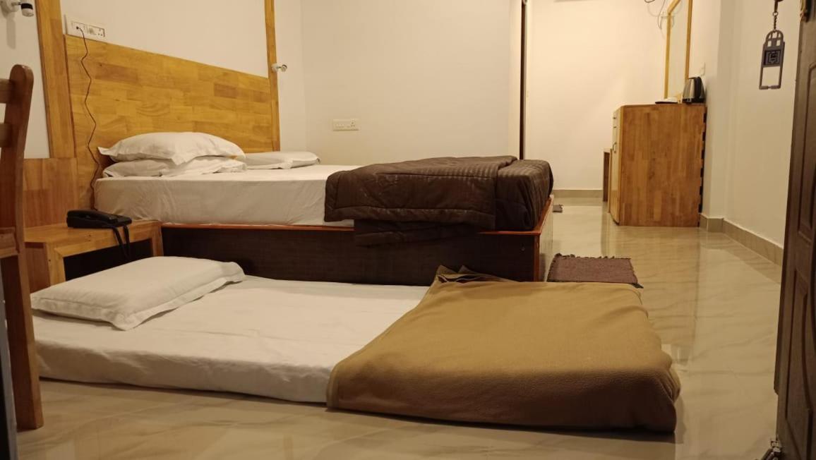 Coconhuts Beach Resort Lakshmanpur Exterior photo