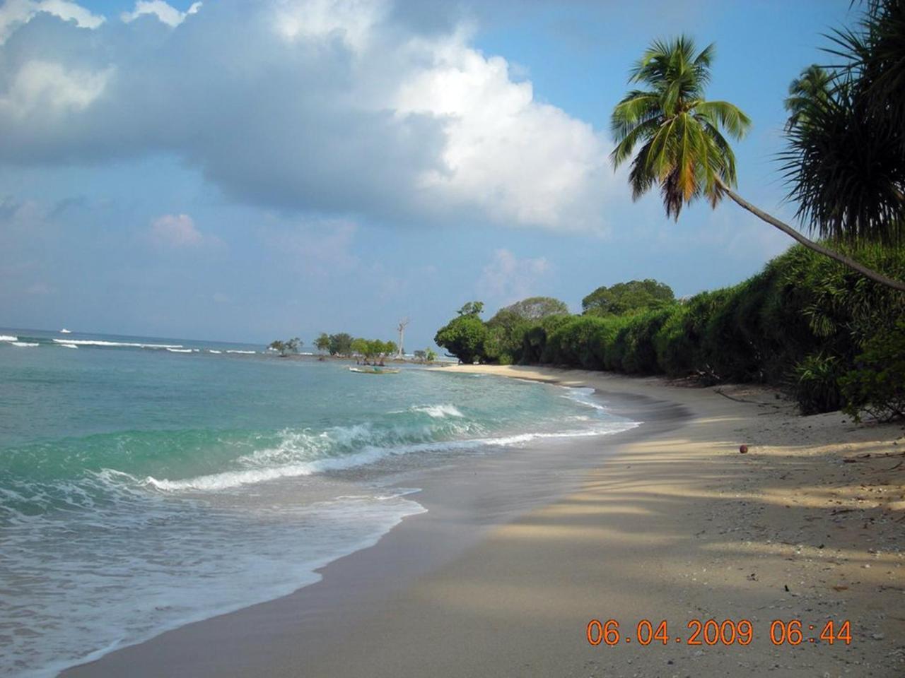 Coconhuts Beach Resort Lakshmanpur Exterior photo